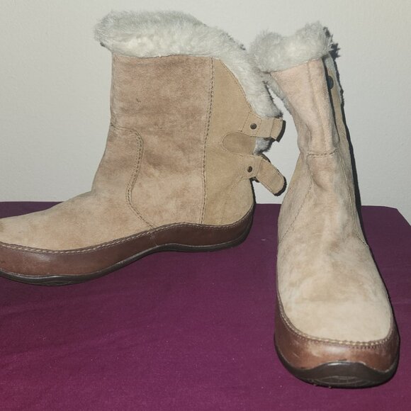 North Face Winter Boots - Picture 2 of 9